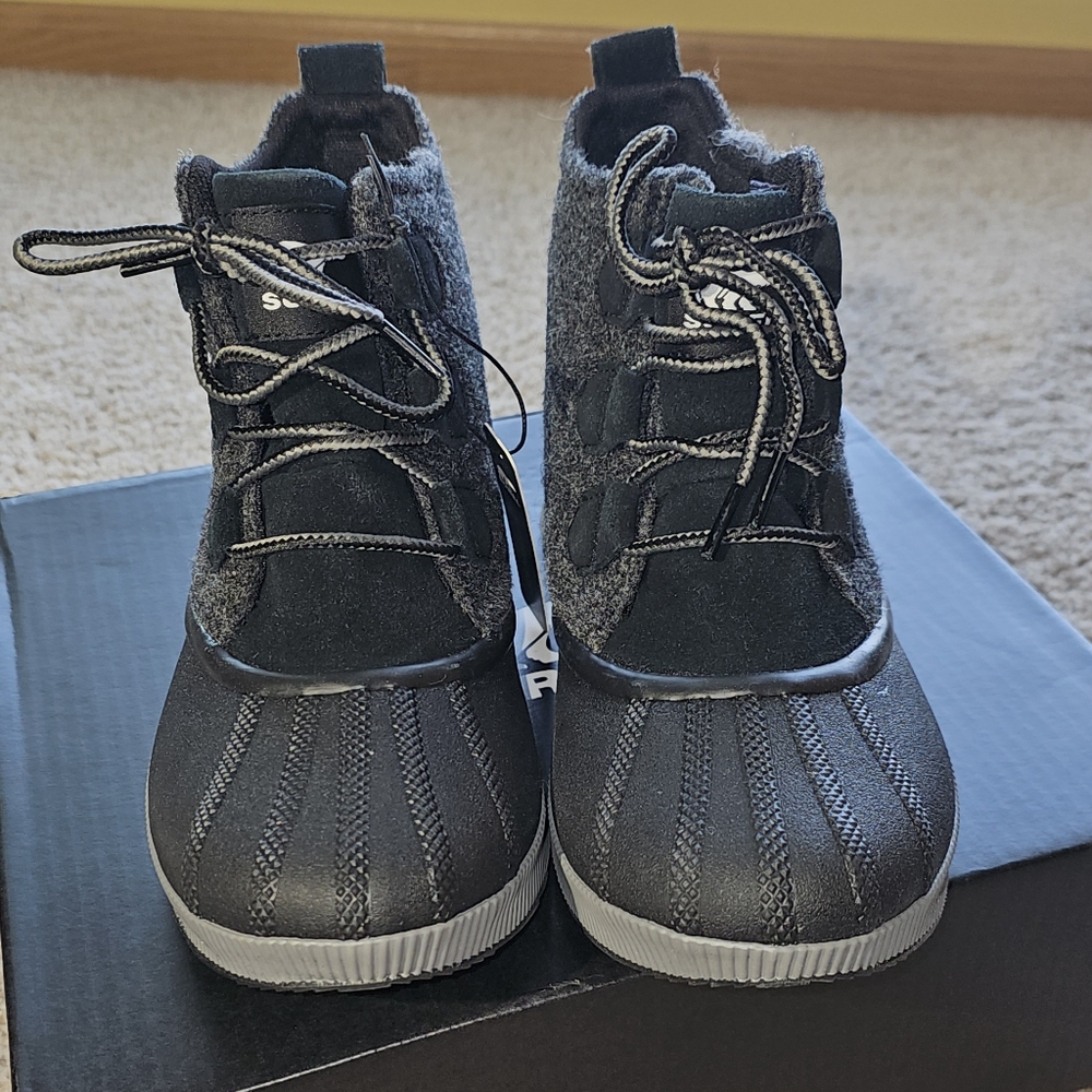 Sorel Duck Boots - Picture 4 of 6